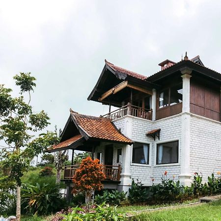 Girihill Farmhouse Munduk  Exterior photo